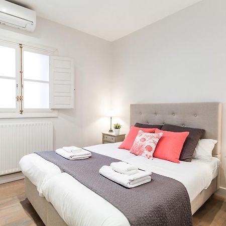 Pyr Select Plaza Santa Ana Apartment มาดริด ภายนอก รูปภาพ