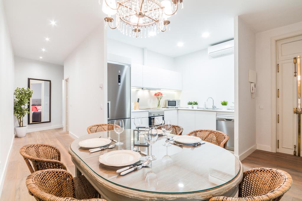 Pyr Select Plaza Santa Ana Apartment มาดริด ภายนอก รูปภาพ