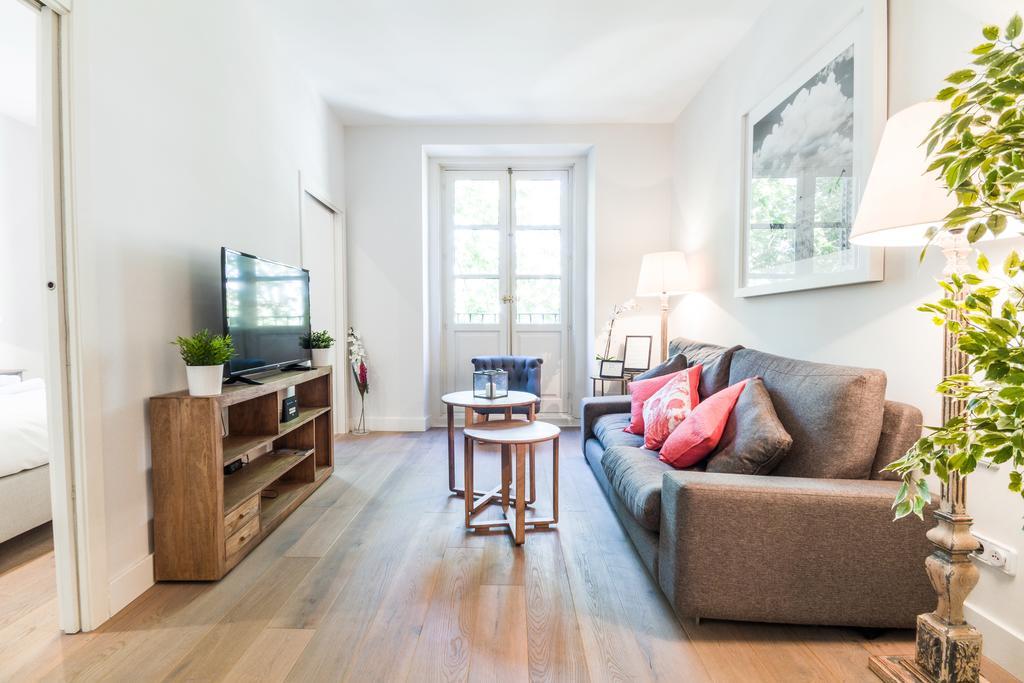 Pyr Select Plaza Santa Ana Apartment มาดริด ภายนอก รูปภาพ