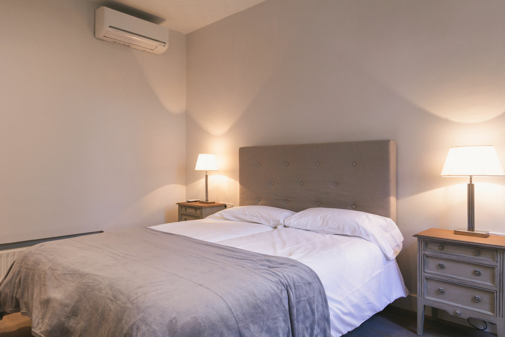 Pyr Select Plaza Santa Ana Apartment มาดริด ภายนอก รูปภาพ